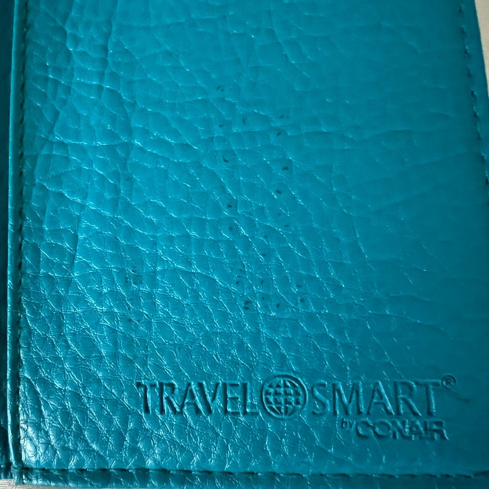 Travel Smart by Conair Teal RDIF blocking  Passport Holder Wallet